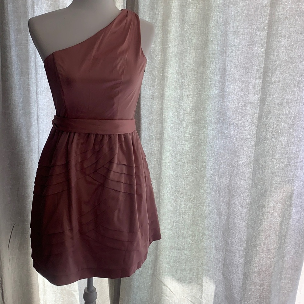 Gorgeous Jessica Simpson one shoulder multi tier party dress, size 4